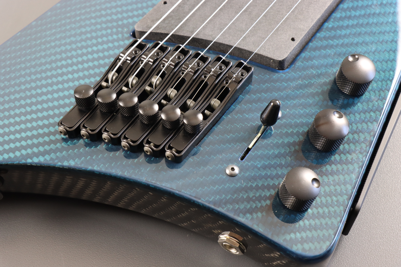 NS Design Fin 6 guitar