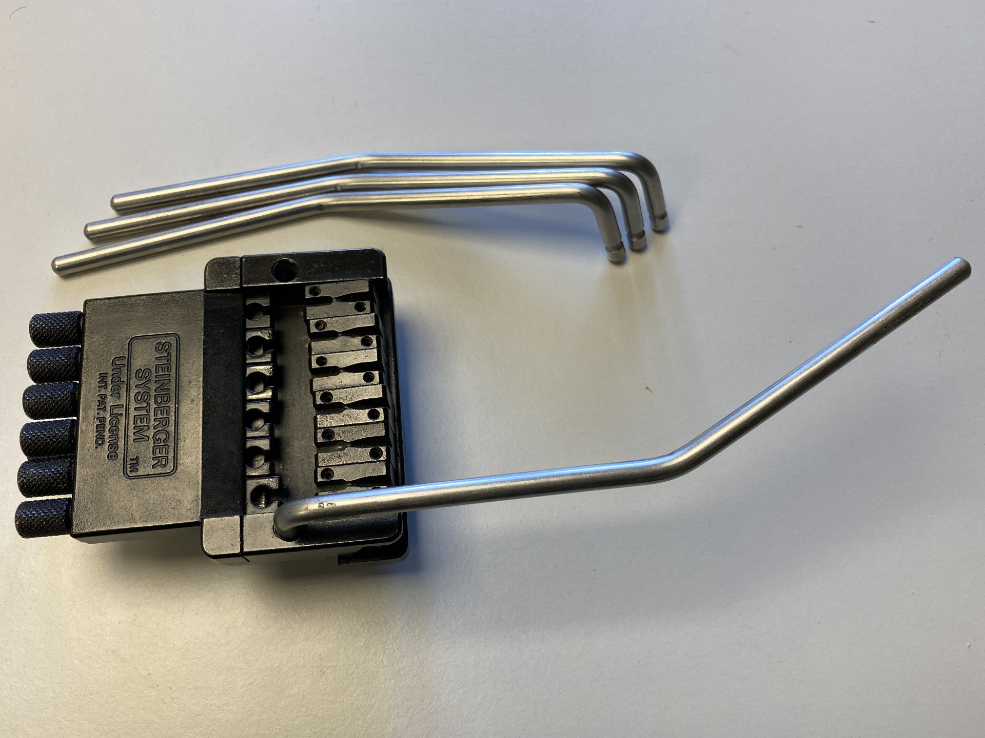 Old style R-Trem tremolo arms